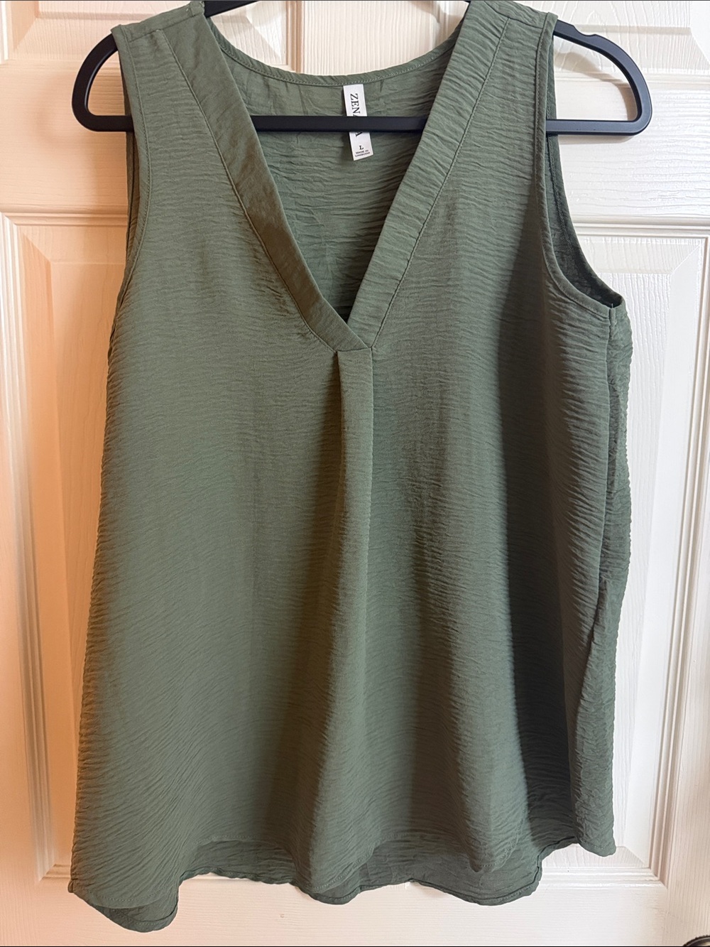 Zenana Sleeveless Crinkle Woven V-Neck Tank